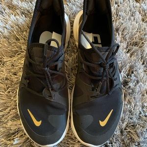 Nike Free RN Running Shoes 5.0 Women’s 8 ✨